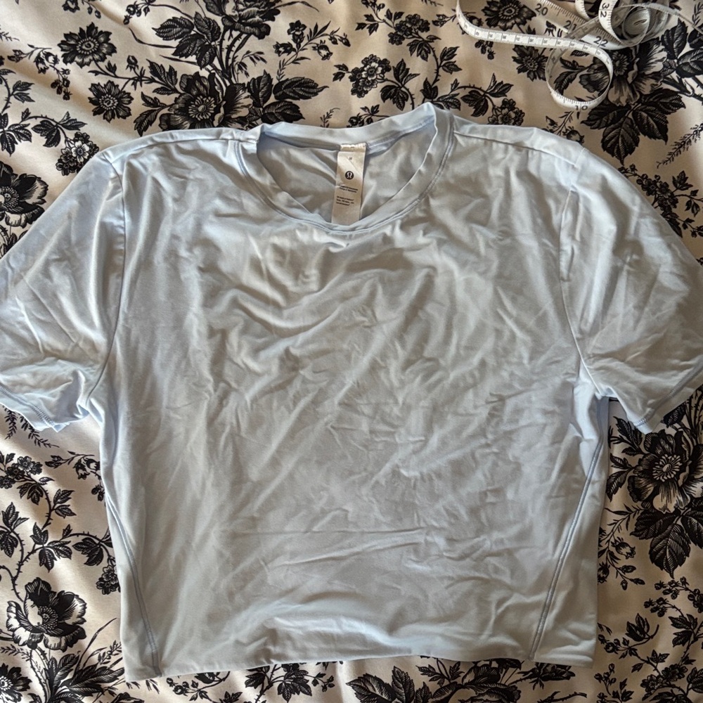 Never worn Lululemon Wundermost